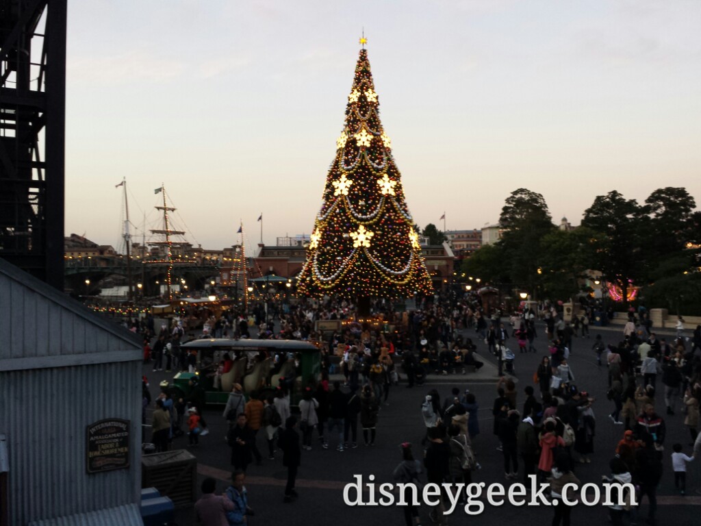 Tokyo DisneySea - Christmas Tree