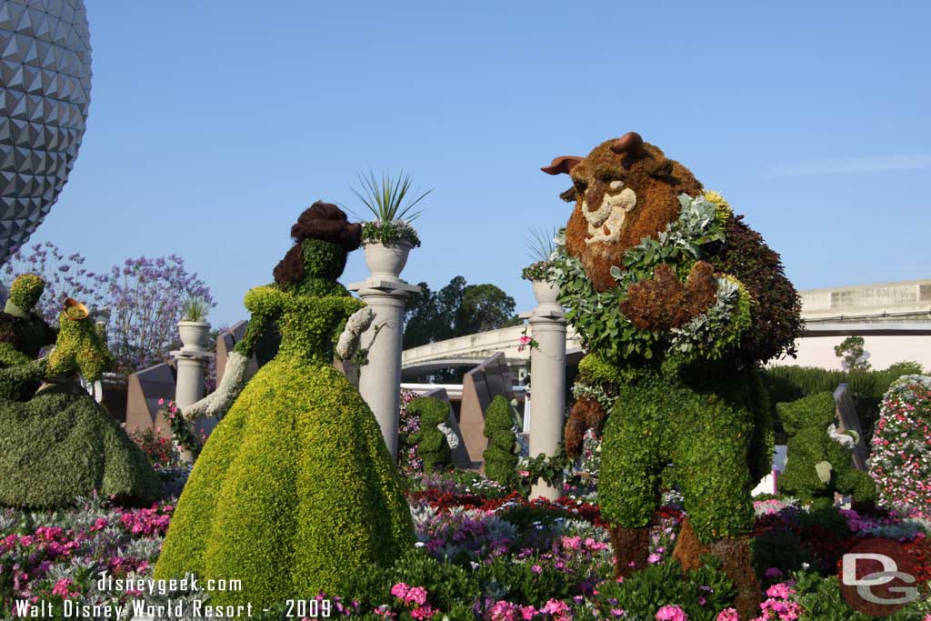 2009 - Belle & the Beast Topiaries from Beauty and the Beast