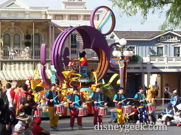 Mickey's Soundsational Parade Has Returned to Disneyland (several ...