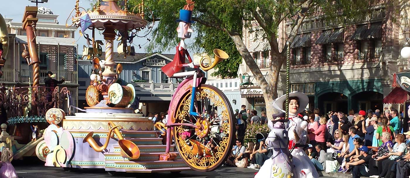 Mickey's Soundsational Parade Has Returned to Disneyland (several ...