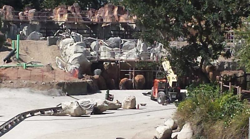 Star Wars / Rivers of America Construction - 4/21