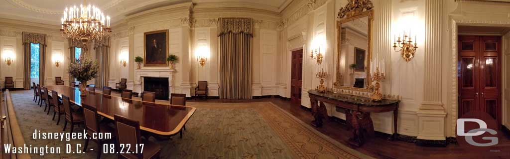A wide picture of the State Dining Room