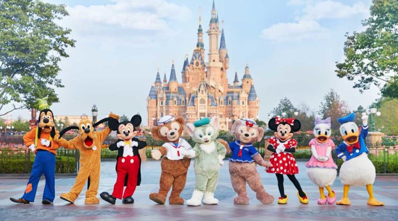 Mickey and other Disney friends welcomed Gelatoni