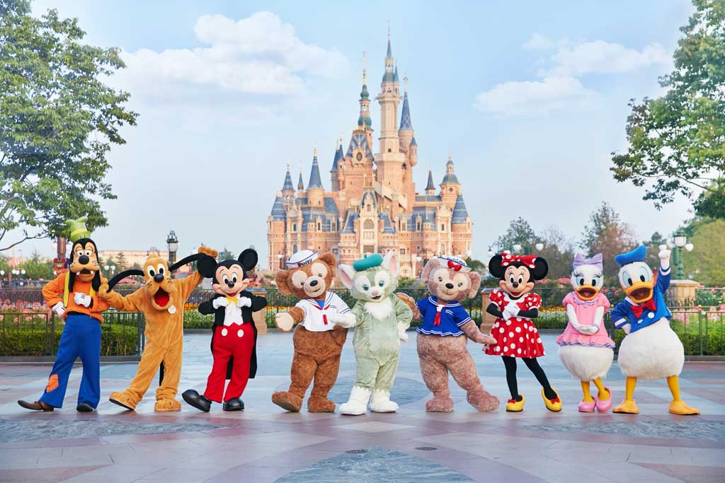  Mickey and other Disney friends welcomed Gelatoni