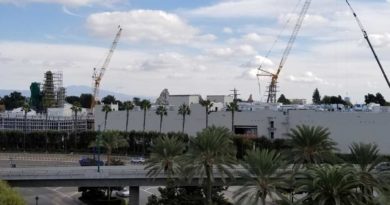 Star Wars: Galaxy's Edge Construction - Featured