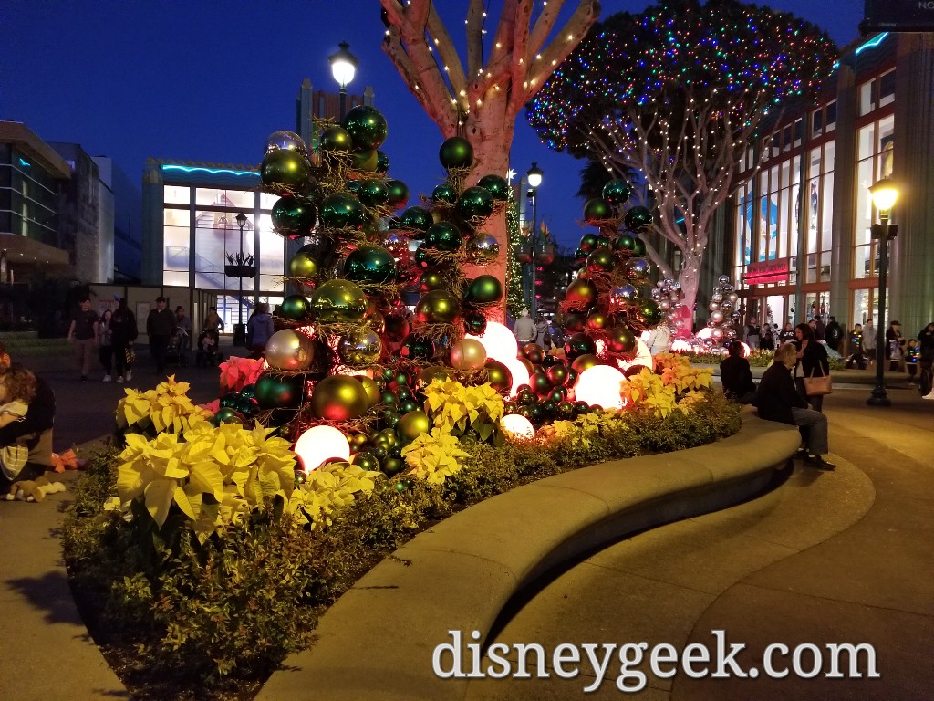 Disneyland Downtown Disney Christmas decorations  The Geek's Blog