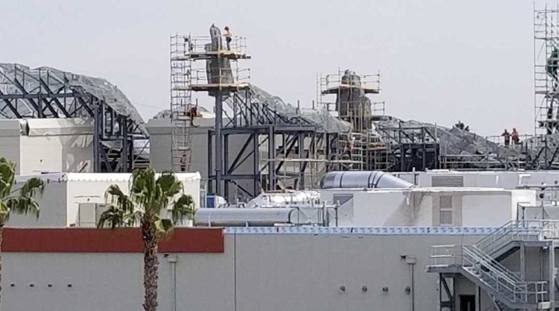 Star Wars: Galaxy's Edge Construction from 3/9