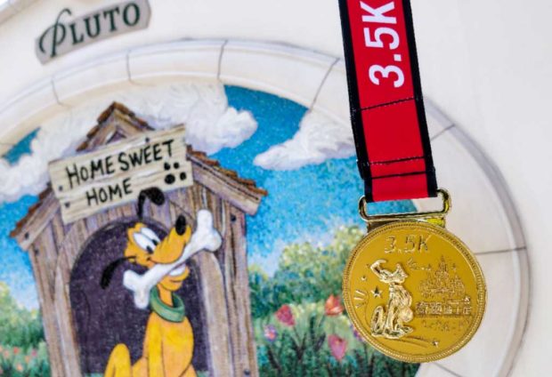 2018 Disney Inspiration Run 3.5 km Medal 1