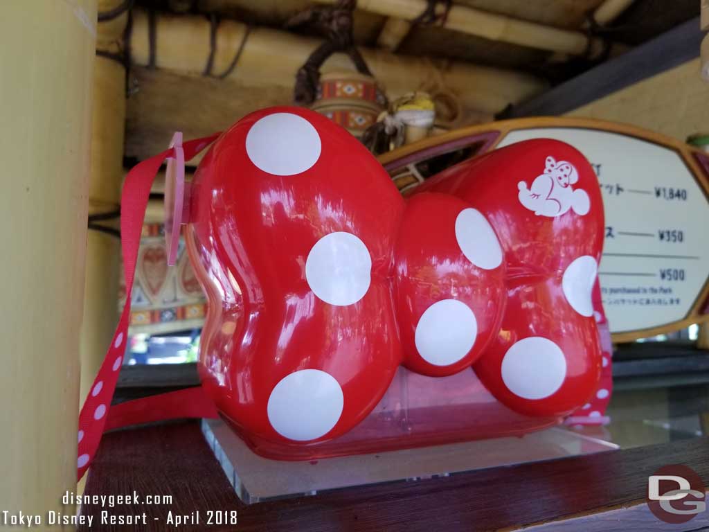 Minnie Popcorn Buckets for 1,640 yen at the cart in front of Polynesian Terrace Restaurant in Adventureland.