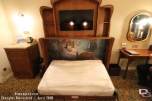Shanghai Disneyland Hotel Room - Pull Out Bed
