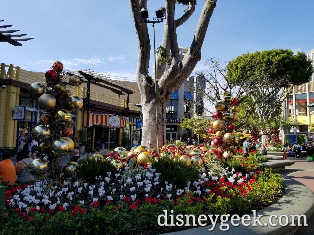 A walk through Downtown Disney taking a look at Christmas decorations