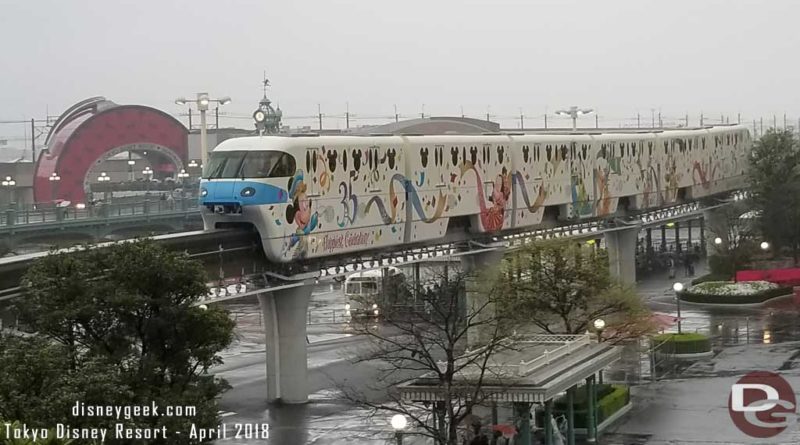 2018 Tokyo Disney Happiest Celebration Liner