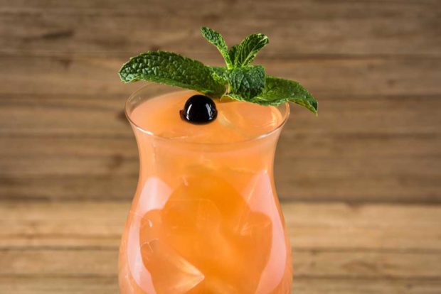 LA Style - Tiki Cocktail: Aged Rum, Falernum, Bitters, Lime & Grapefruit Juice