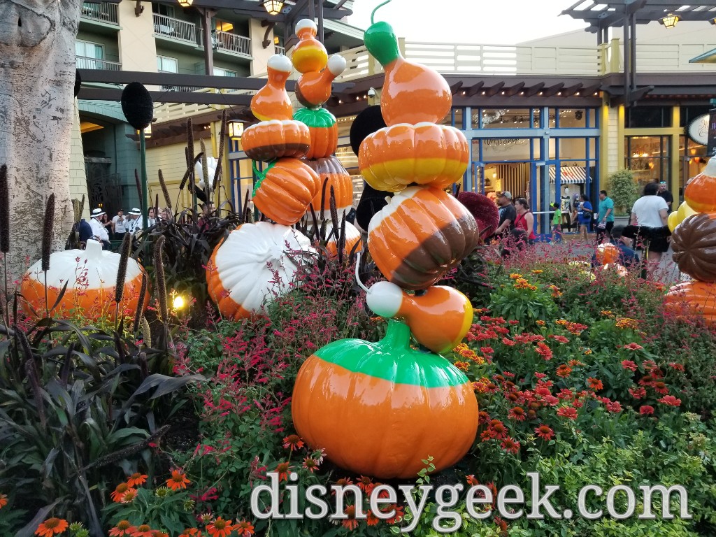 Pictures Downtown Disney Halloween Decorations The Geek's Blog