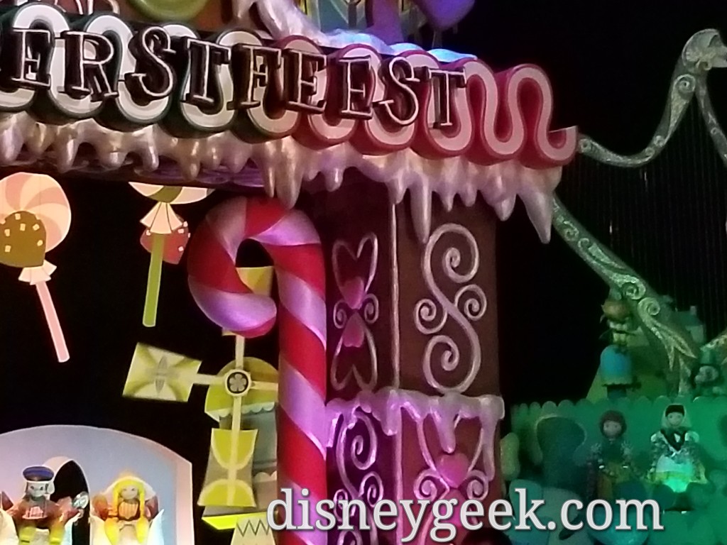 Pictures: it’s a small world holiday – The Geek's Blog @ disneygeek.com