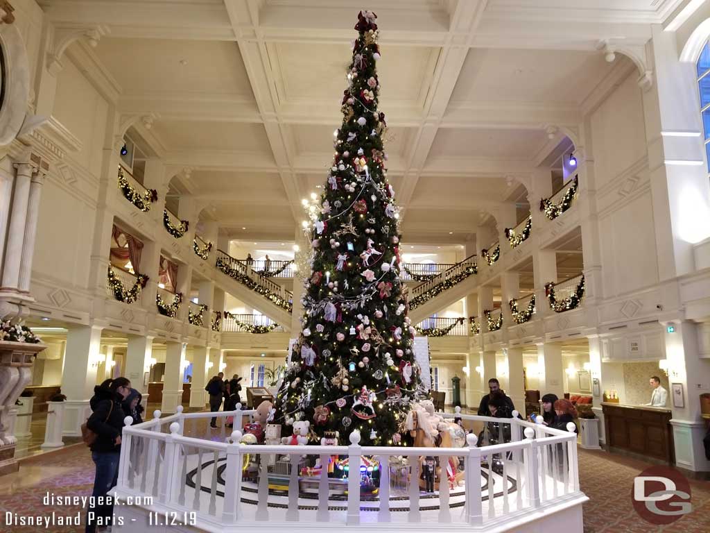 Disneyland Hotel Christmas Decorations @ Disneyland Paris
