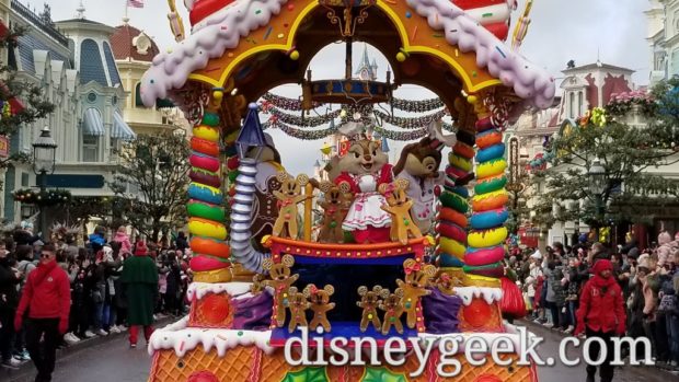 Disneyland Paris Pictures &amp; Video: Disney’s Christmas Parade! (12:00) – The Geek&#039;s Blog