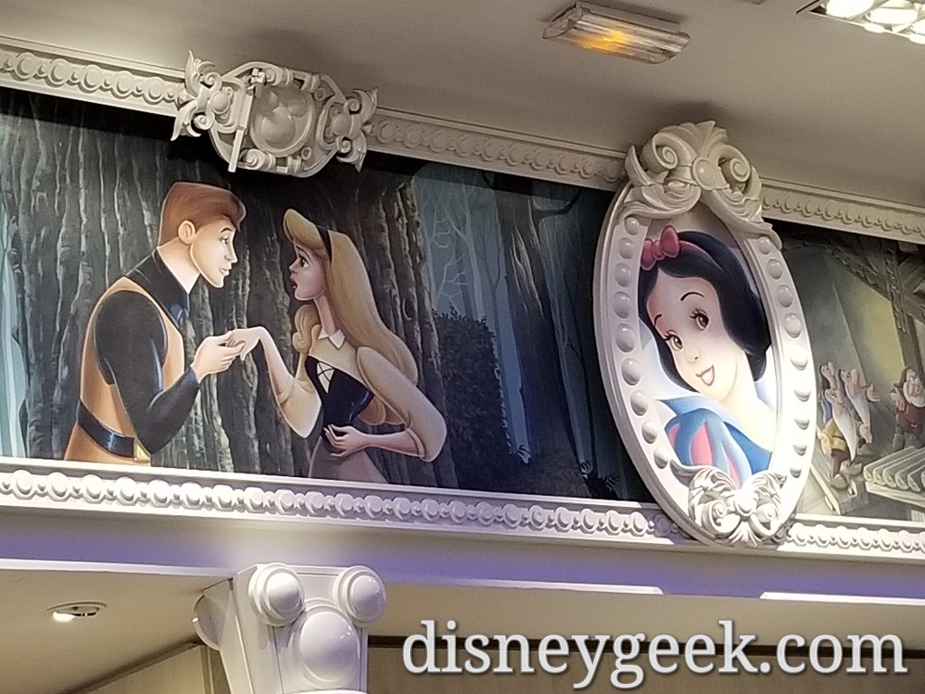 Disney store in elysees paris hi-res stock photography and images