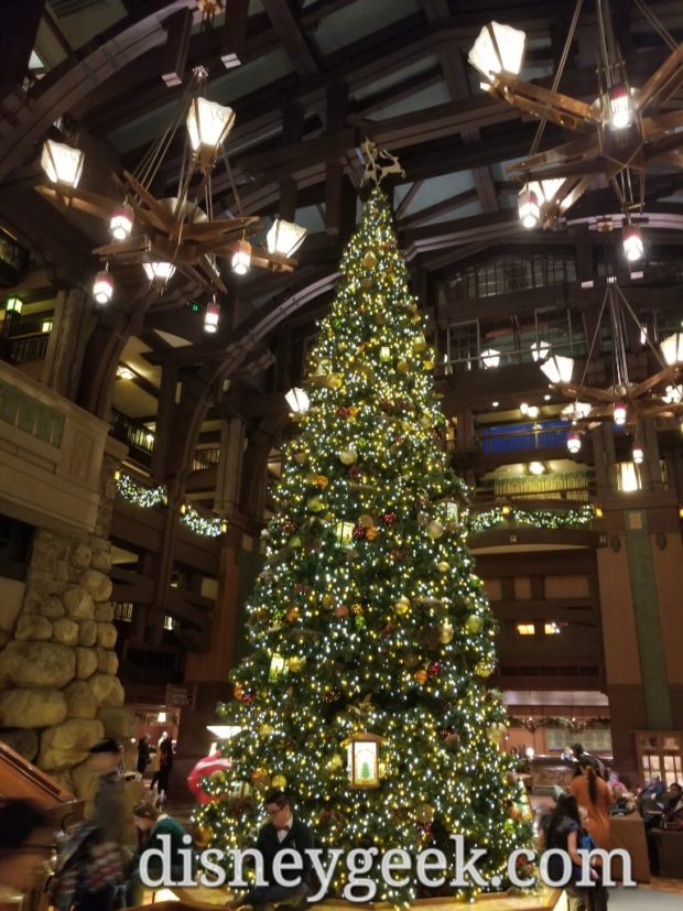 Pictures Disney’s Grand Californian Hotel Christmas Decorations The