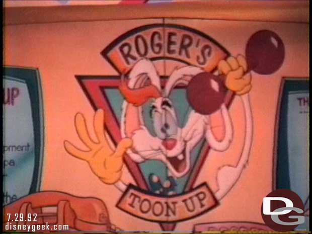 Goofy Toons Up @ Disneyland - Roger's Toon Up