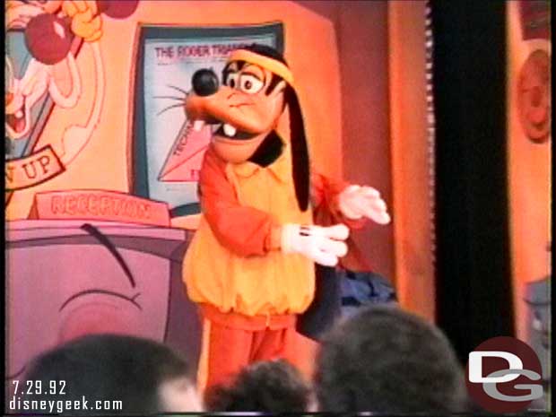 Goofy Toons Up @ Disneyland - Goofy arriving at the gym