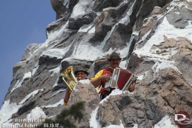 Disneyland Matterhorn - Happy Hans & Son