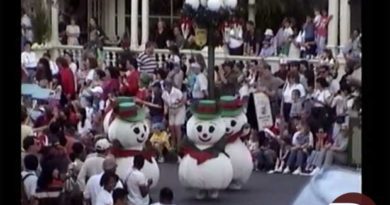 1998 - Very Merry Christmas Parade