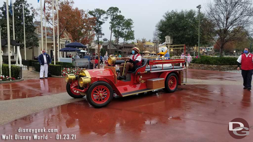 Donald Duck in Main Street Fire TruckRainy Day Cavalcade @ Magic Kingdom