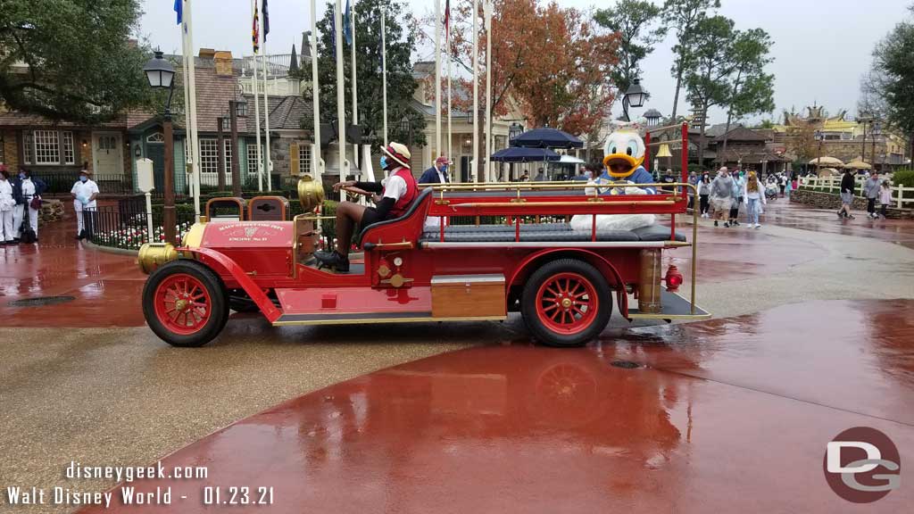 Donald Duck in Main Street Fire TruckRainy Day Cavalcade @ Magic Kingdom