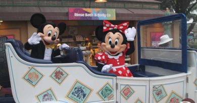 EPCOT - Mickey and Minnie Mouse