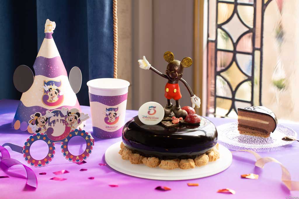 A lineup of new menu items await to help keep guests happy and full of energy during every moment of the celebrations Shanghai Disney Resort’s 5th Birthday Celebrations logo