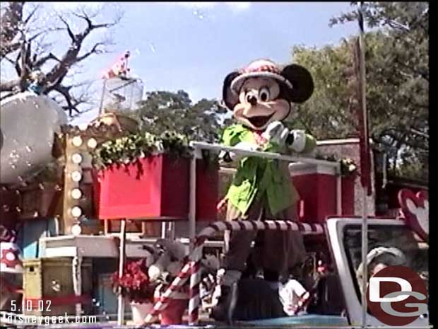 WDW Video: Mickey's Jammin' Jungle Parade at Disney's Animal Kingdom (May  2002) - The Geek's Blog @ 
