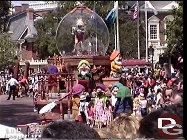 Share a Dream Come True Parade - Magic Kingdom (May 2002)