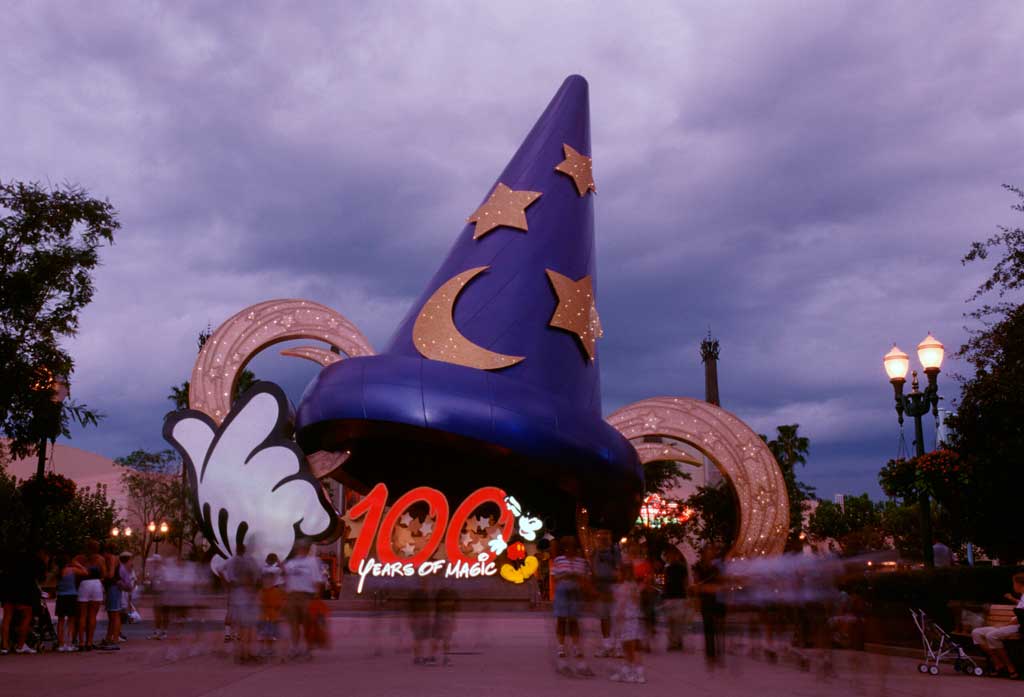 60d5317ea4d57 WDW 50 DHS Sorcerers Hat scaled 1