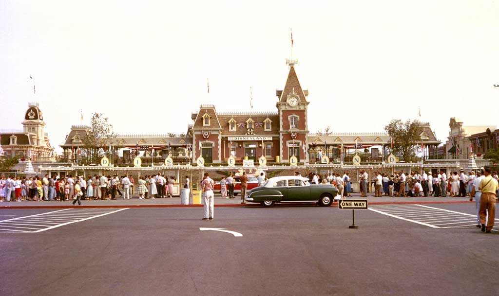 OPENING DAY (1955) -Ð This is a rare color image of opening day taken outside the Main Entrance of Disneyland.