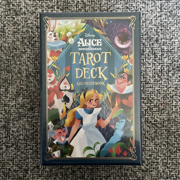 Disney's Alice in Wonderland Tarot  Unboxing and Flip Through 