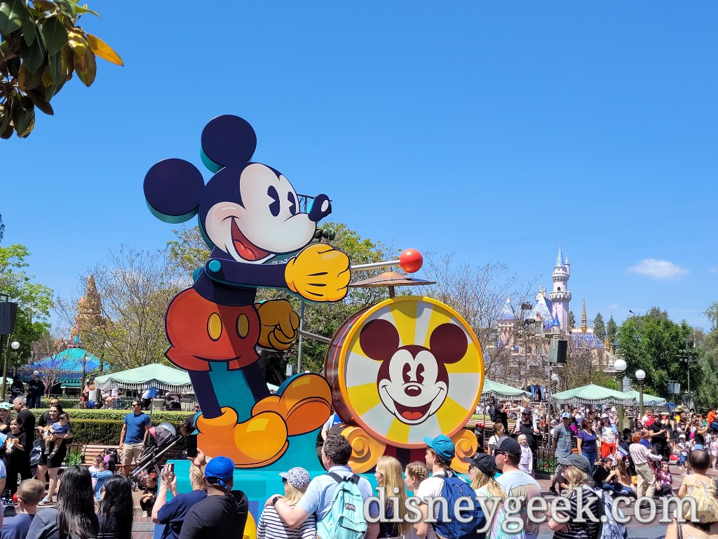 Some Tokyo Disneyland Elements In Anaheim Brand New Day The Mickey Drum Float The Geek S Blog Disneygeek Com