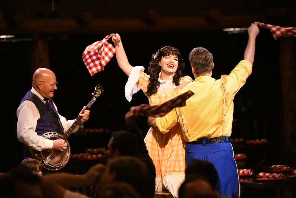 Hoop-Dee-Doo Musical Revue Returns at Walt Disney World Resort