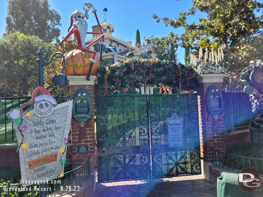 Pictures Haunted Mansion Holiday Returns Next Friday Preparations   2022 08 26 153558 