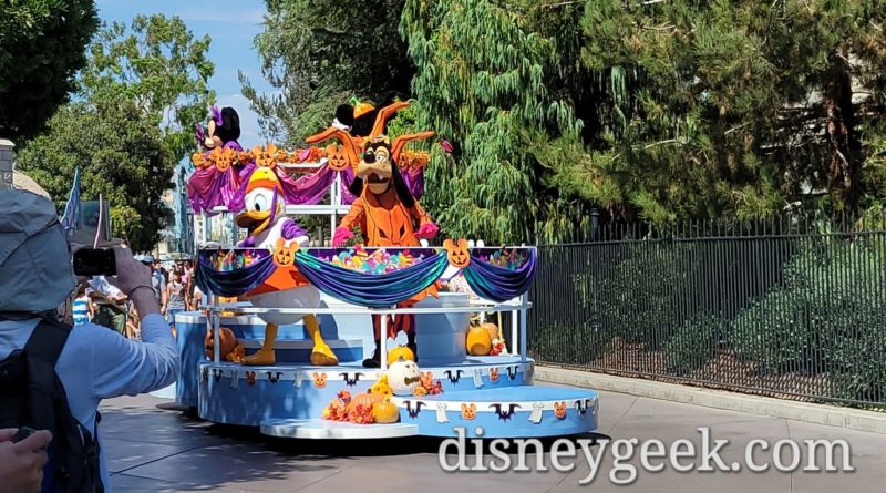 Pictures & Video: Mickey and Friends Halloween Cavalcade