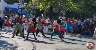 Pictures & Video: Mickey’s Happy Holidays