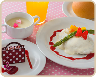Minnie’s Lovely Set 2,480 yen Available at: Horizon Bay Restaurant (Tokyo DisneySea)
