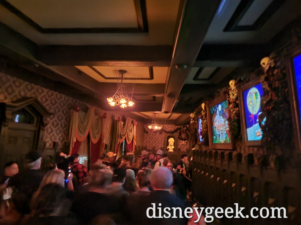 Pictures: Haunted Mansion Holiday at Disneyland - The Geek's Blog ...