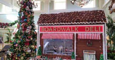 Pictures: Boardwalk Resort Gingerbread House and Christmas Decorations