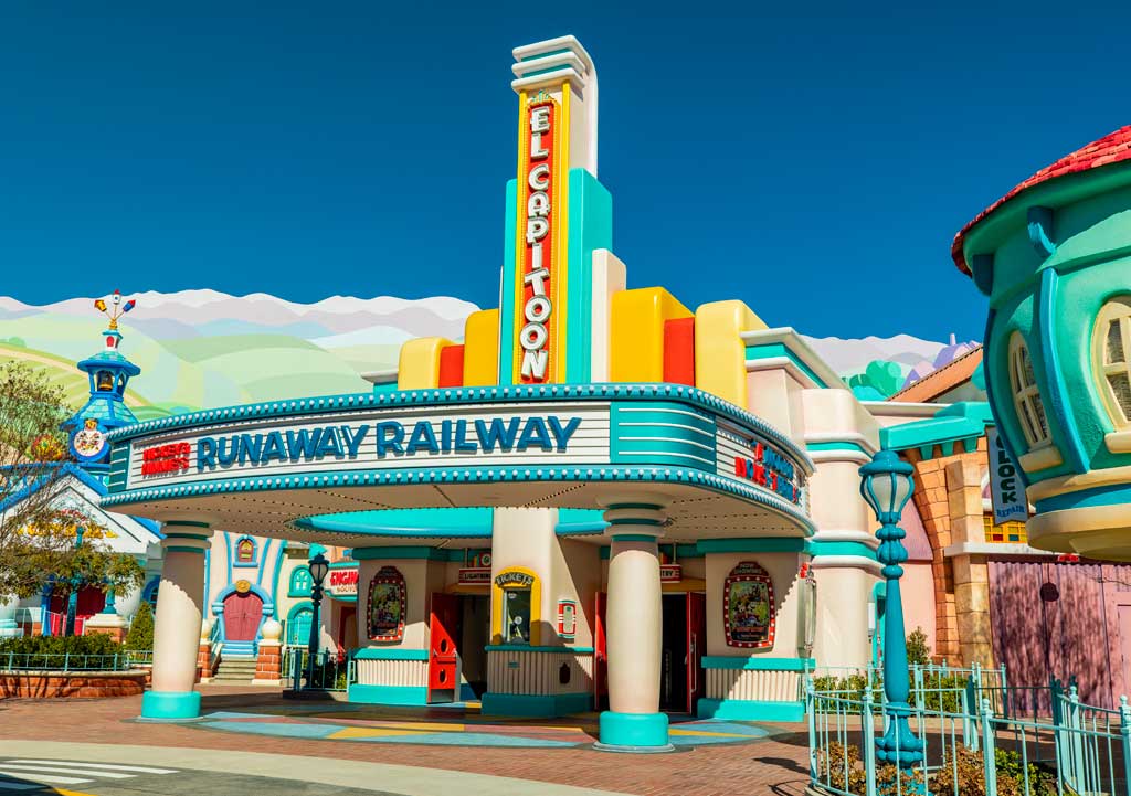 Mickey & Minnie’s Runaway Railway in Disneyland Park – Exterior (Christian Thompson/Disneyland Resort) 