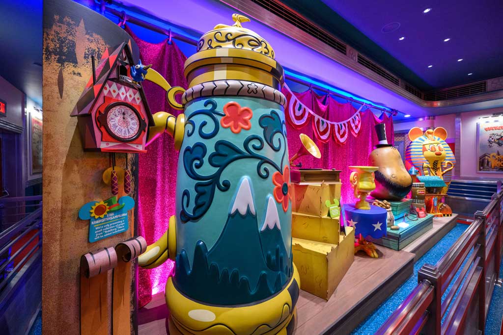 Mickey & Minnie’s Runaway Railway at Disneyland Park – Interior Queue