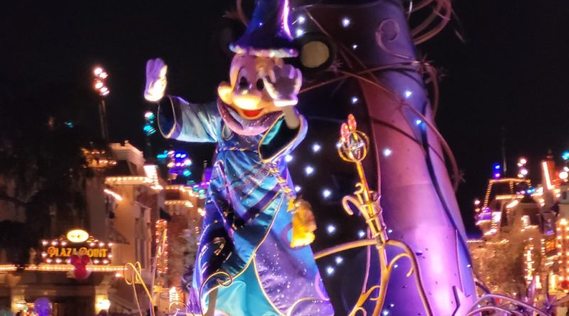 Pictures & Video: Disneyland Magic Happens Parade (3/3 @ 6:30pm)
