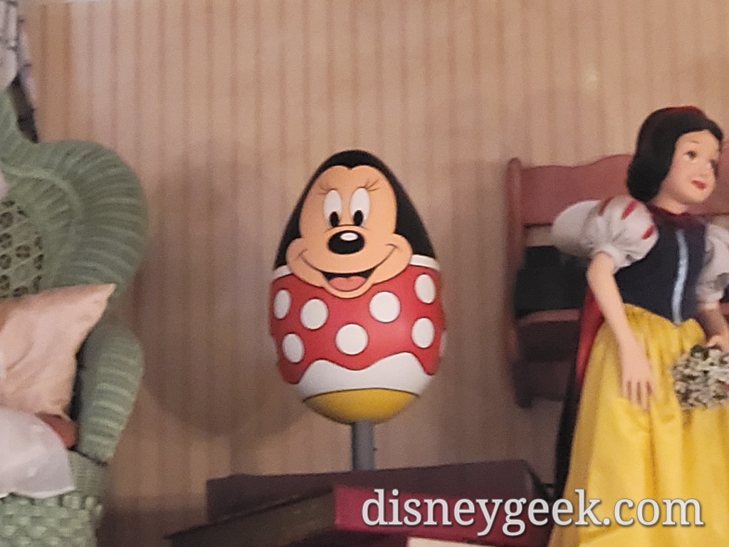 2023 Eggstravaganza @ Disneyland - Minnie Mouse Egg