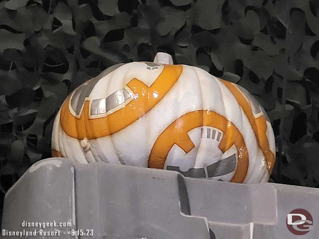 2023 Pluto's Pumpkin Pursuit - Star Wars Trading Post - BB-8 Pumpkin