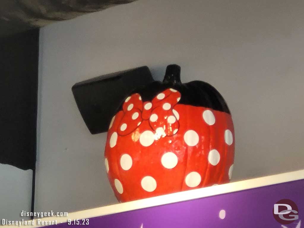 2023 Pluto's Pumpkin Pursuit - Wonderground Gallery - Minnie Mouse Pumpkin